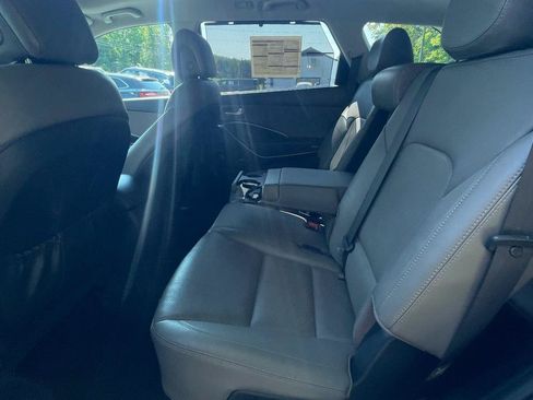 Used 2017 Hyundai Santa Fe AWD image 20