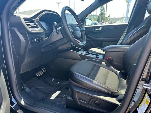 Certified 2024 Ford Escape ST-Line Select w/ Tech Pack #1 AWD/4WD image 9