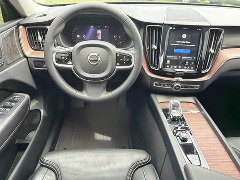 Used 2024 Volvo XC60 B5 Ultimate w/ Protection Package Premier AWD/4WD image 23