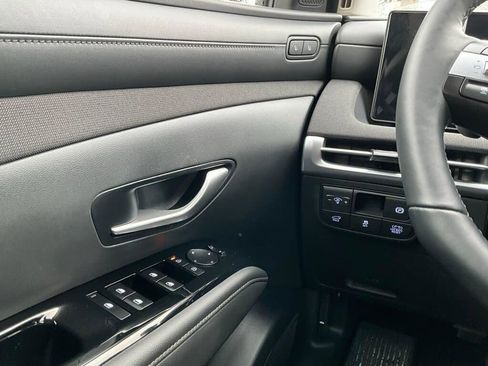 Used 2025 Hyundai Tucson Limited image 23