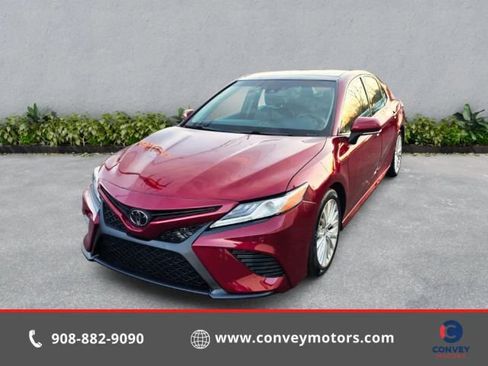 Used 2018 Toyota Camry XLE image 1