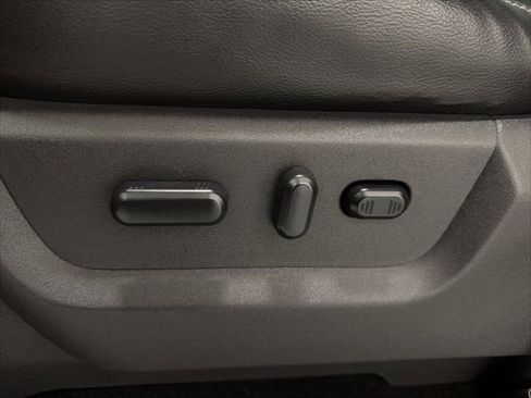 Used 2015 Ford F350 Lariat w/ Lariat Interior Package AWD/4WD image 32