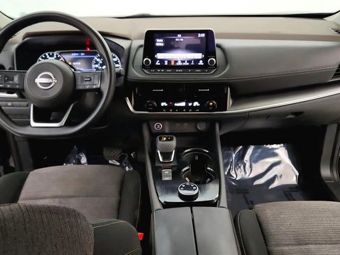 Used 2023 Nissan Rogue SV image 34