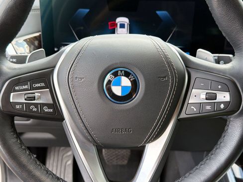 Used 2025 BMW X5 xDrive50e w/ Premium Package AWD/4WD image 11