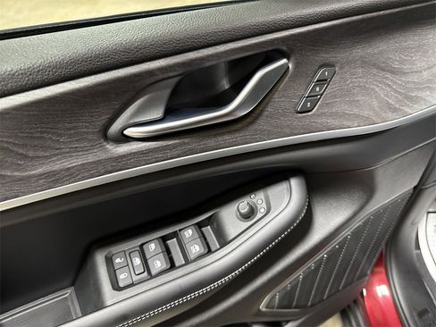 New 2025 Jeep Grand Cherokee Limited 4xe image 19