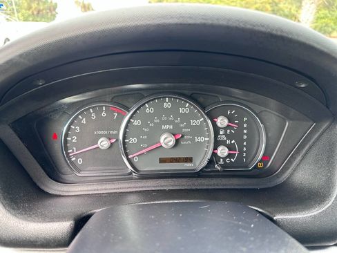 Used 2007 Mitsubishi Galant ES image 12