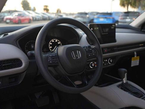 New 2026 Honda HR-V LX image 2