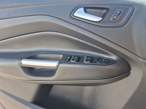 Used 2017 Ford Escape SE w/ SE Cold Weather Package image 7