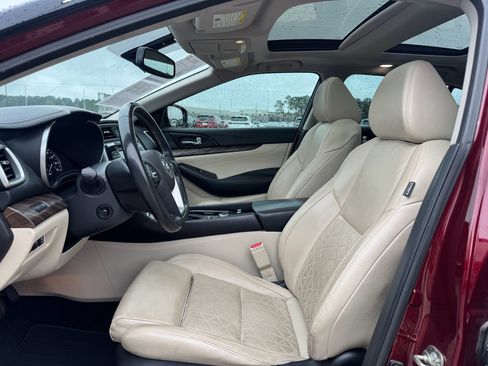 Used 2018 Nissan Maxima Platinum image 11