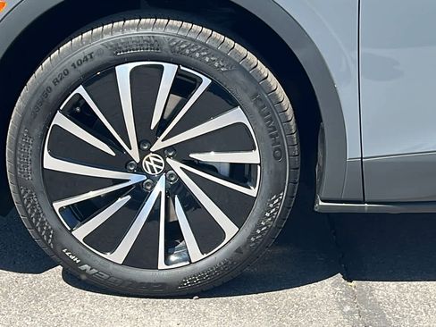 New 2026 Volkswagen ID.4 Pro AWD/4WD image 9