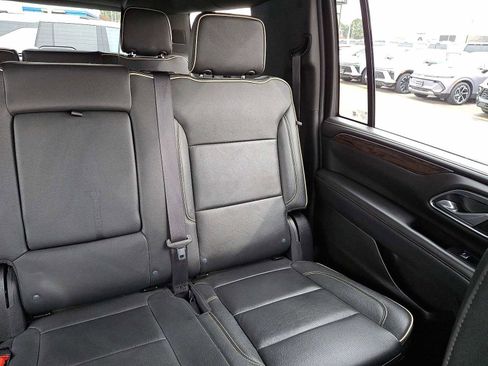 Used 2024 Chevrolet Suburban Premier image 15