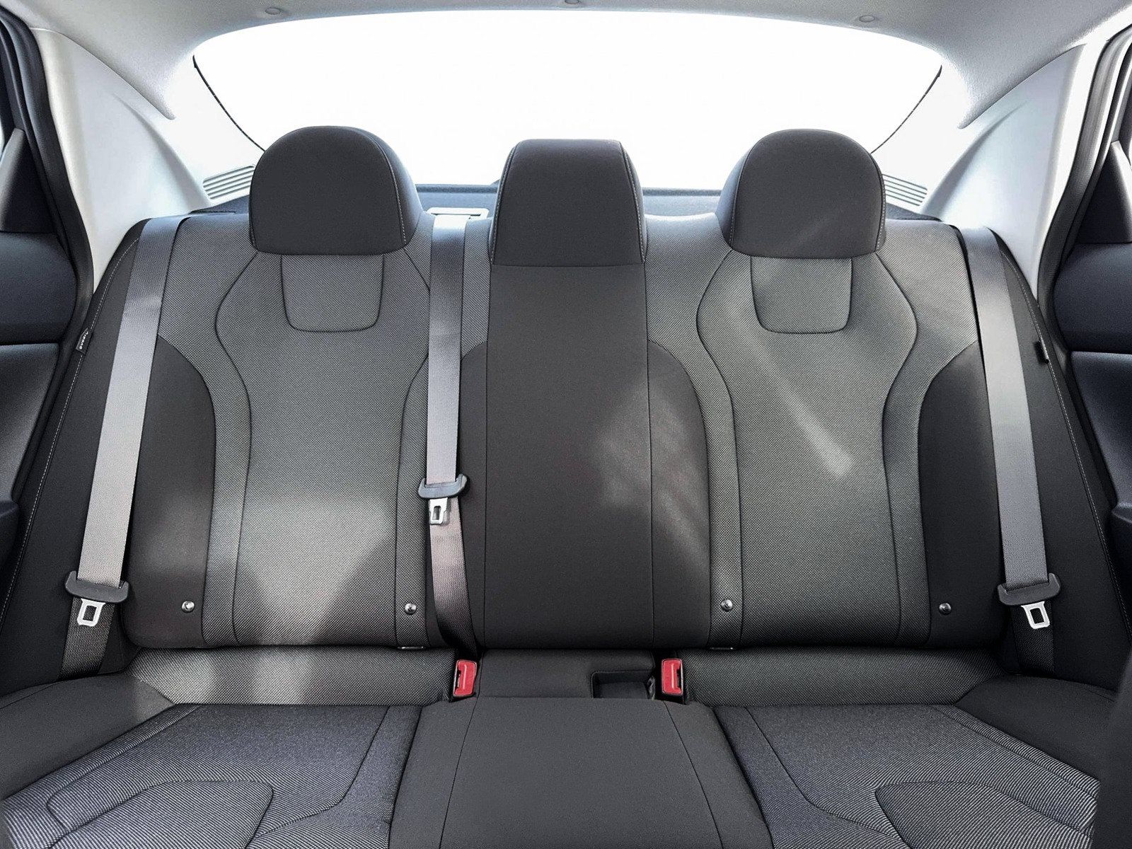 New 2026 Hyundai Elantra SE FWD image 16