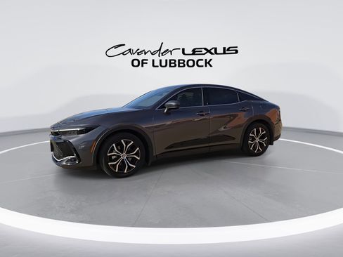 Used 2023 Toyota Crown Limited image 5