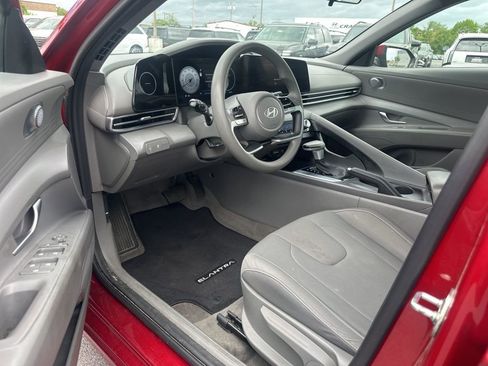 Used 2024 Hyundai Elantra SEL FWD image 26