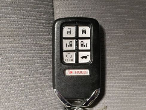 Used 2018 Honda Odyssey EX image 32