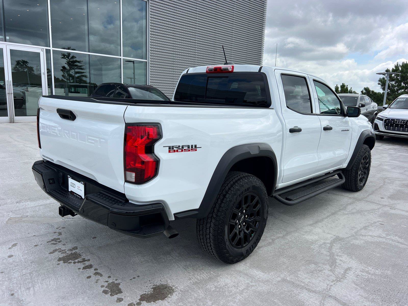 Used 2025 Chevrolet Colorado Trail Boss AWD/4WD image 5