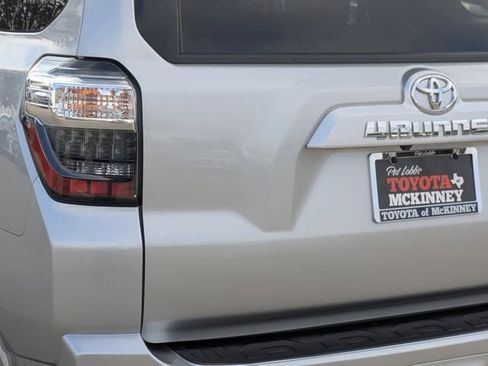 Used 2023 Toyota 4Runner SR5 Premium image 9