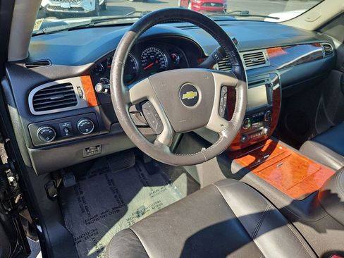 Used 2012 Chevrolet Suburban LTZ AWD/4WD image 13