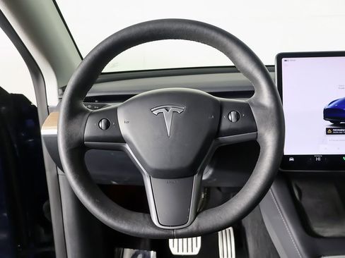 Used 2023 Tesla Model Y Performance image 36