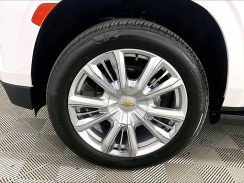 Used 2023 Chevrolet Suburban High Country AWD/4WD image 7
