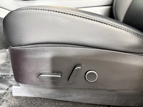 Used 2022 Tesla Model Y Performance AWD/4WD image 30