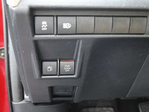 Used 2021 Toyota Sienna XLE FWD image 21