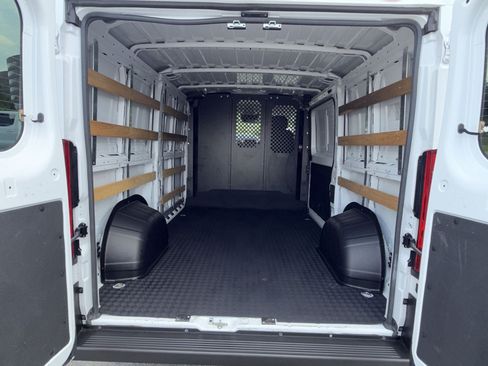 Used 2025 RAM ProMaster 2500 w/ U-Haul Equipment Group FWD image 24