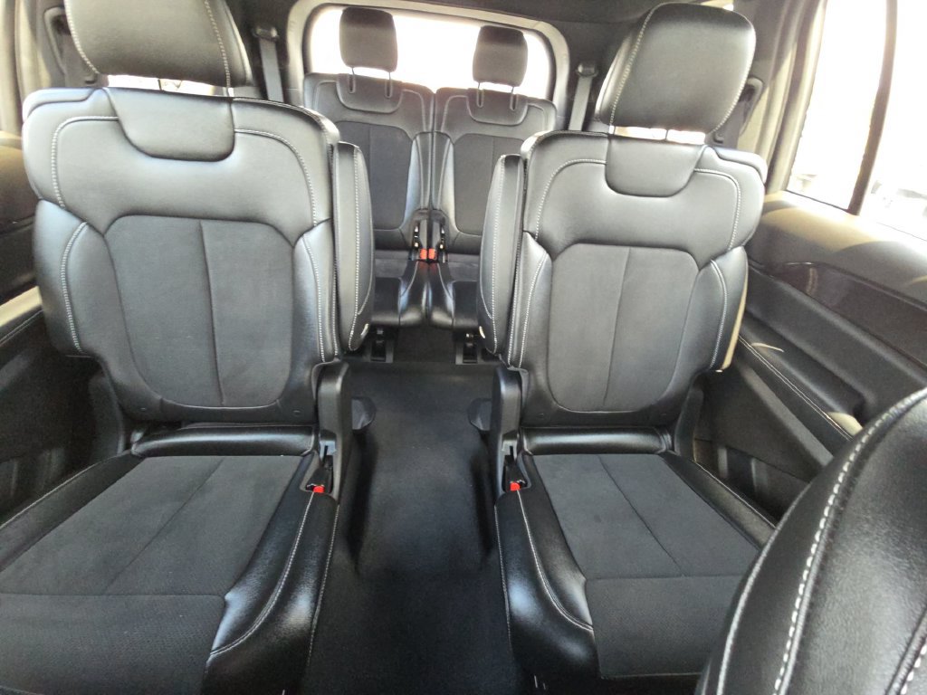 Used 2023 Jeep Grand Cherokee L Laredo AWD/4WD image 23