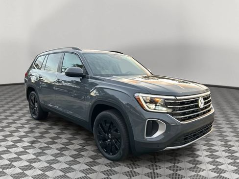 New 2026 Volkswagen Atlas SE FWD image 1