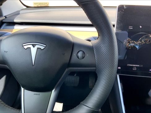 Used 2020 Tesla Model 3 Standard Range Plus RWD image 25