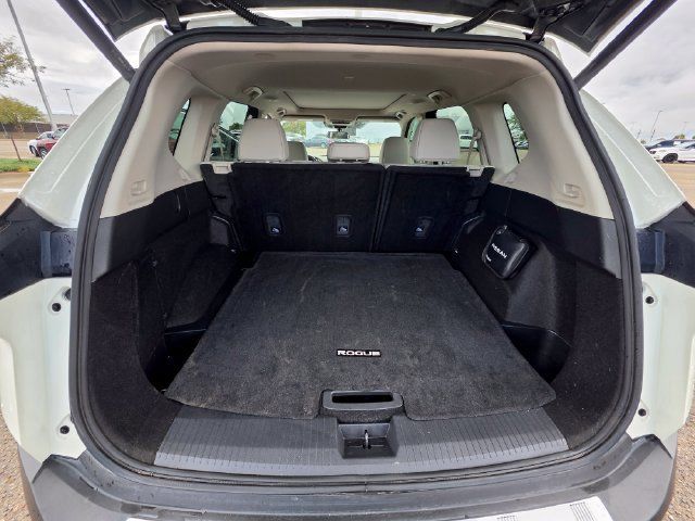 Used 2023 Nissan Rogue SV w/ SV Premium B Package FWD image 18