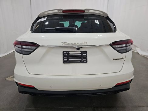 Used 2022 Maserati Levante Modena image 12