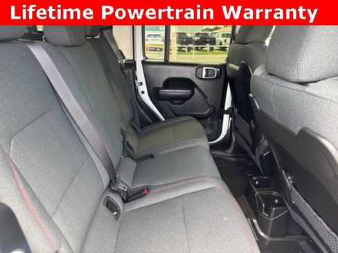 Used 2024 Jeep Gladiator Rubicon w/ Technology Group image 6