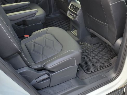 Certified 2025 Volkswagen Atlas SE w/ Panoramic Sunroof Package image 37