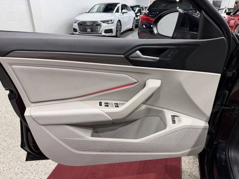 Used 2020 Volkswagen Jetta SEL FWD image 20