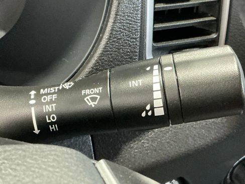 Used 2023 Nissan Frontier SV w/ Technology Package image 34