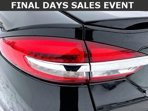 Used 2018 Ford Fusion Titanium image 21