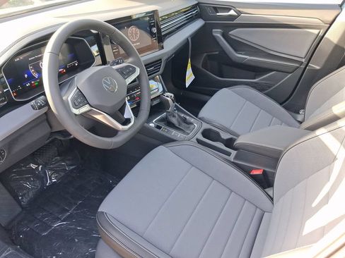 New 2026 Volkswagen Jetta SE FWD image 7