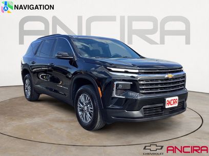 Used 2025 Chevrolet Traverse LT