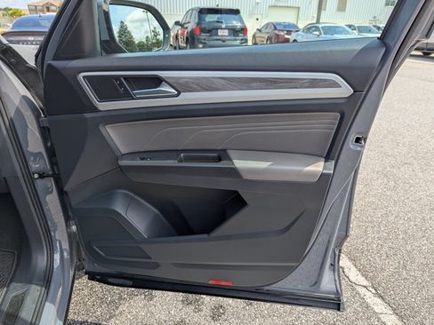 Used 2023 Volkswagen Atlas Cross Sport SE FWD image 24