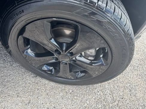 Used 2019 Jeep Compass Latitude FWD image 13