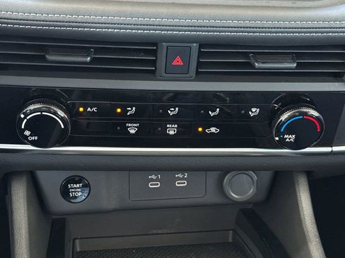 Used 2025 Nissan Rogue S AWD/4WD image 29