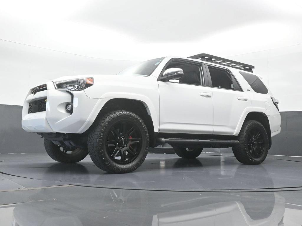 Used 2024 Toyota 4Runner SR5 Premium w/ Moonroof Package AWD/4WD image 57