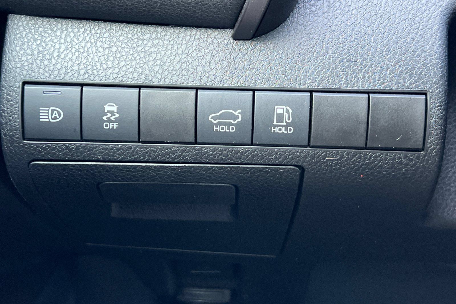 Used 2022 Toyota Camry XSE FWD image 36