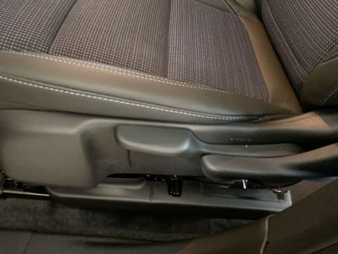 Used 2025 Buick Envista Preferred FWD image 25