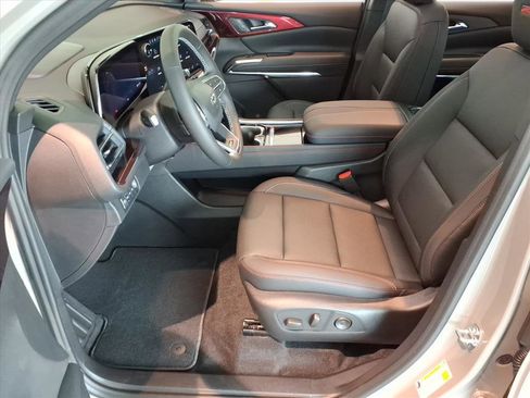 New 2026 Chevrolet Traverse Z71 w/ Driver Confidence Package image 5