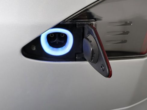 Used 2016 Tesla Model S 75D image 16