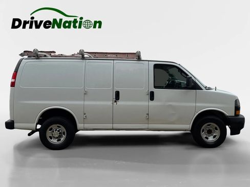 Used 2019 Chevrolet Express 2500 w/ Driver Convenience Package RWD image 4