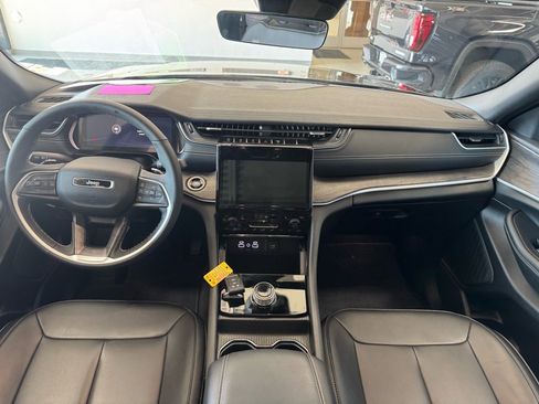 Used 2025 Jeep Grand Cherokee L Limited w/ Trailer Tow Package image 14