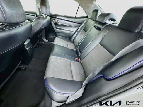 Used 2017 Toyota Corolla SE w/ SE Premium Package FWD image 23